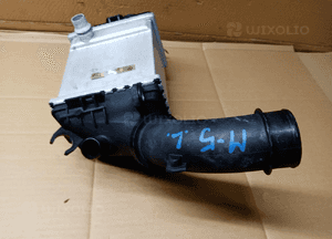 Intercooler chłodnica intercoolera BMW M5 G30 F90 4.4 7852407 4