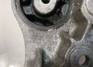 Audi A4 B6 mocowanie poduszka mostu 8E0599125B 4