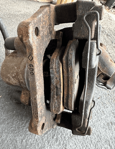 mini r55 r56 tarcza zacisk jarzmo 1,6 benzyna 285mm tarcza 2