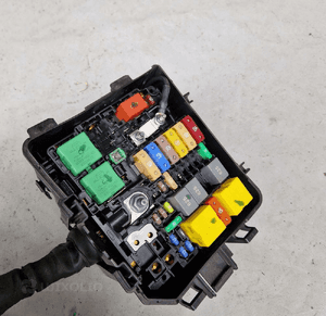 OPEL CORSA F 2019- 1.2 VTI skrzynka bezpieczników 1