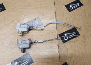 Siłownik 7M0862159 4B9962115B Silniczek Elektryczny Cięgno Zamka Klapy Bagażnika Audi A4 B6 Kombi Sedan 4B9962115B 1