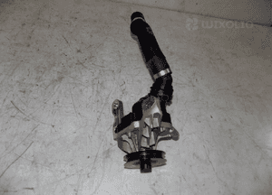 Volvo XC40 1.5 plug-in hybrid hybryda pompa wody 32257932 3