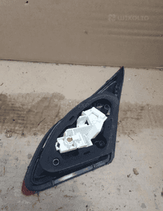 Lampa tylna lewa opel astra j 3