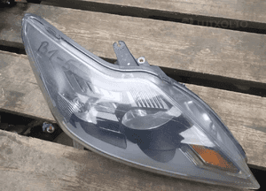 Przod przednia lampa prawa ford focus MK2 ii 2