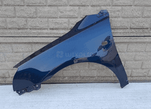 TOYOTA AVENSIS T25 2003-2006 BŁOTNIK PRZEDNI LEWY 1