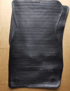Dywaniki gumowe Audi A6 4B1061501C przód 9