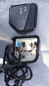 Obudowa skrzynki bezpieczników Bmw F10 F11 10-17r 7555151 1