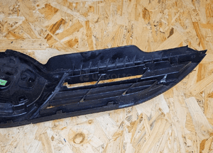 Toyota auris II 12-15 atrapa grill 4