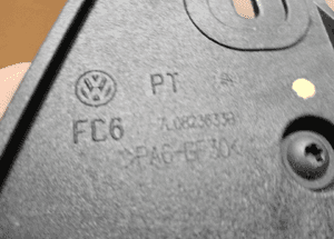 Klamka raczka dźwignia otwierania maski VW Touareg 7L0823633B 7L0823533B 3