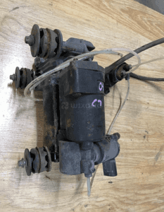 mercedes Viano 639 vito  pompa zawieszenia pneumatycznego enr rozdzielacz 5