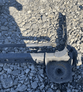 BELKA OS TYLNA ZAWIESZENIA RENAULT TRAFIC III 3 3