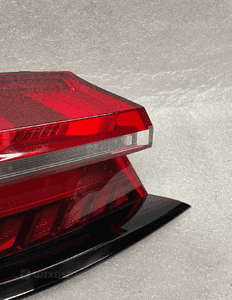 Lampa lewy tyl audi e-tron gt 4J3945091 org fv 4