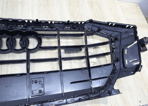 Atrapa grill audi Q8 4M8853651AL 12