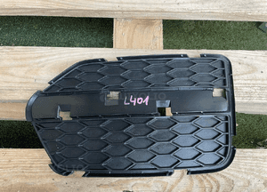 Kratka zderzak prawa przód audi Q3 i 8U0 lift 1
