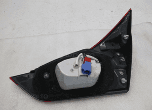 TOYOTA AURIS LAMPA LEWY TYŁ W KLAPĘ LEWA TYLNA hatchback 12