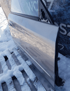 Subaru legacy iv drzwi prawy przód 2
