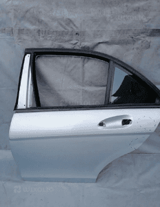 Drzwi lewe lewy tył Mercedes C Klasa W204 sedan 07-10r C775 1
