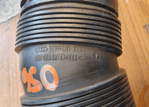 Przewód 06C133354G 06C129627D Rura Wąż Powietrza Dolot 3.0 ASN V6 Audi A4 B6 A6 C5 VW 18