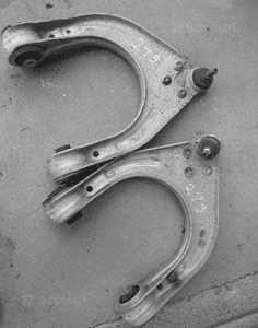 mercedes E 211 CLS 219 wahacz górny przedni oryginał