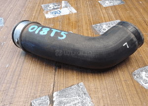 Rura Przewód Waz Intercooler Turbiny Turbo 2.0 TDI VW Transporter T5 Lift Caravella Multivan 2