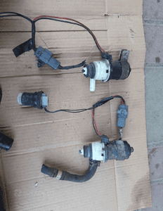 Mazda  6 02-07 GG GY  Pompka Spryskiwacza lamp Xenonowych 2