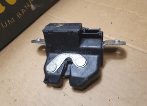 ZAMEK KLAPY BAGAŻNIKA FIAT GRANDE PUNTO Opel Corsa d 55701971 2
