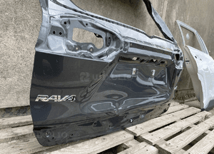 Klapa bagaznika tyl tylna toyota RAV4 5 v 2019- 3