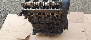 Silnik słupek blok silnika VW Passat B6 2.0 TDI 140KM BMP 5