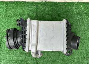 Chłodnica powietrza bmw G30 G11 G15 G05 G06 G07 8660689 2