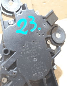 SILNICZEK TYLNEJ WYCIERACZKI MEGANE III 0390201847 6