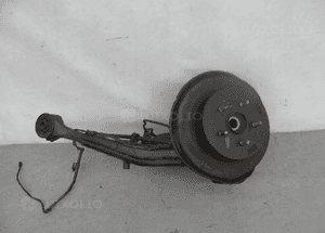 ZWROTNICA WAHACZ PIASTA LEWY TYŁ TOYOTA RAV4 II 1