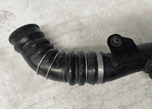 Przewód powietrza rura intercoolera bmw E90 E92 E93 335i 3.5i N54 7556554 5