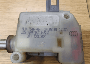 Siłownik 7M0862159 4B9962115B Silniczek Elektryczny Cięgno Zamka Klapy Bagażnika Audi A4 B6 Kombi Sedan 4B9962115B 22