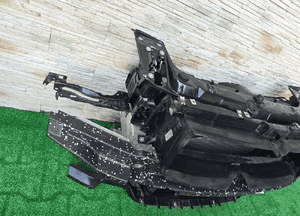 Pas przedni chłodnice bmw 1 F20 F21 lci m pakiet 2