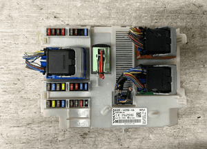 Moduł CEM Volvo S60 V60 S80 V70 XC70 XC60 31327995AA 1