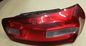Citroen C4 Picasso II lampa tył tylna prawa lewa w klapę 2