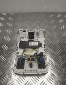 Audi A1 8X lampka podsufitki oswietlenie 8X0947135AG 4