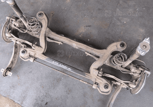 Mercedes b 246 a 176 cla 117 belka tył piasta wahacz  zacisk 1