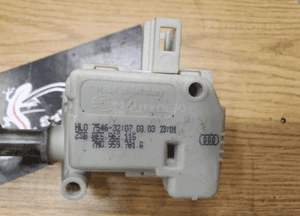 Siłownik 7M0862159 4B9962115B Silniczek Elektryczny Cięgno Zamka Klapy Bagażnika Audi A4 B6 Kombi Sedan 4B9962115B 11