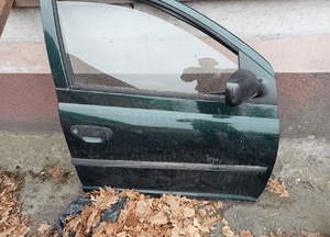 drzwi prawe przód yaris 1 francuz