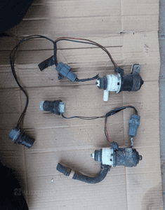 Mazda 6 02-07 Pompka Spryskiwacza lamp Xenonowych 1