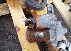 rozrusznik sandero 0.9 tce 233000779r 1
