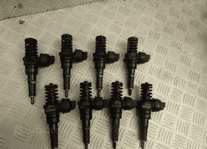 Wtryskiwacz vw 1,9 tdi bxe 038130073AG dostępne 12 sztuk 5
