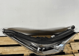 Lampa przod przednia prawa toyota chr c-hr full led idealna 81130-F4030 4