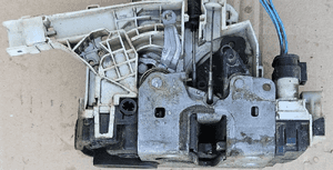 VW Crafter Mercedes Sprinter W906 zamek drzwi bocznych tył tylny A9067304335 A9067400835 6