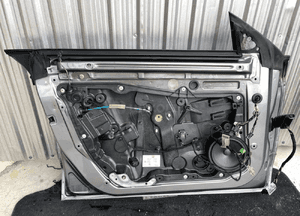Mercedes CLA W117 zamek w drzwi lewe listwa klamka key less go podnośnik instalacja głośnik 1