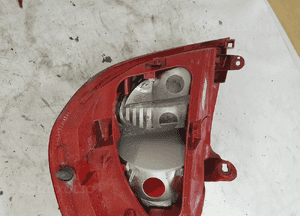 Lampa tylna lewa tył lewo renault clio 3 hb 6