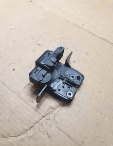 Zamek klapy tył renault laguna iii kombi nr 8200747429B 6