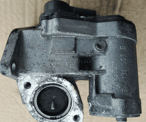 VW Touran Golf Seat Altea Skoda Octavia 1.6 FSI zawor EGR 03C131503B 2