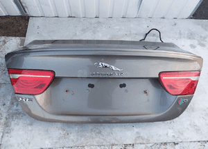 Klapa bagaznika tyl tylna kompletna lampa lampy jaguar xe 1